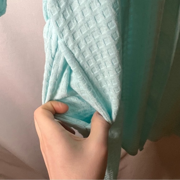 Croft & Barrow Womens Blue Waffle Texture Robe Size M Embroidered Wrap Tie Front - Picture 13 of 14